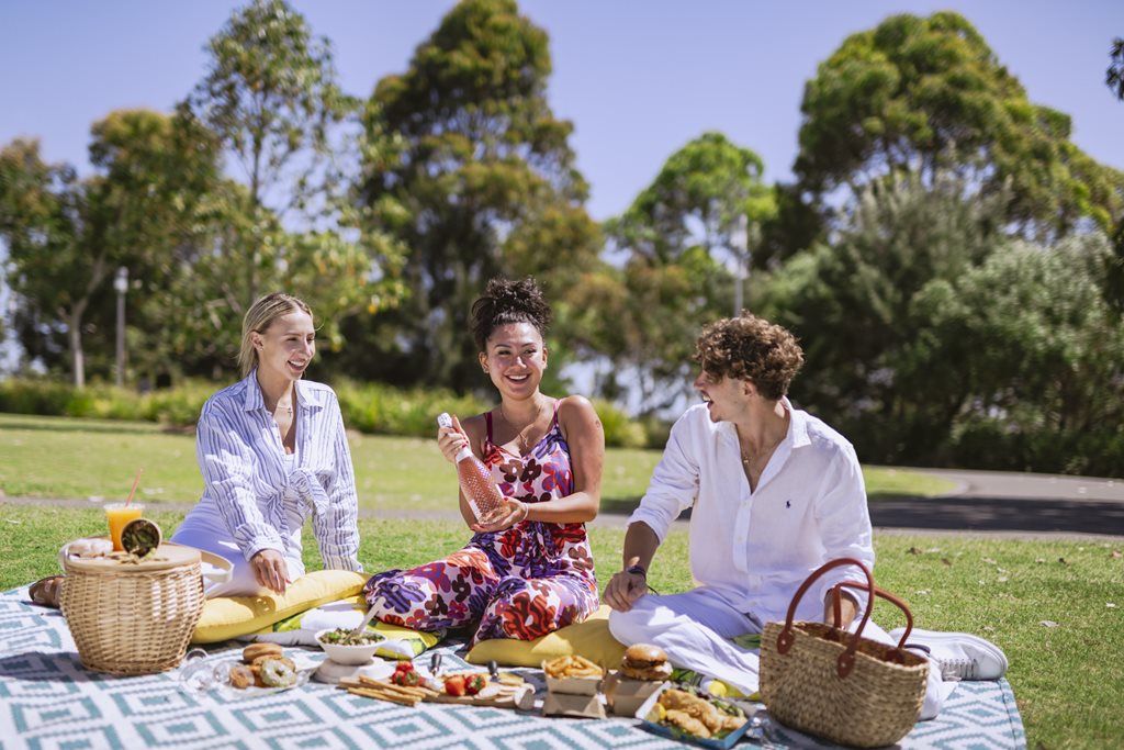 Win a Merry Uke-Mas Christmas Picnic!