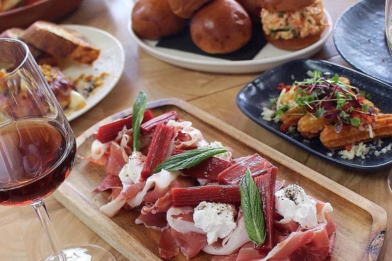 Melbourne Cup at Bórn by Tapavino